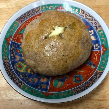 初めてのお惣菜パン
昨日からダイエットをはじめたので、ふすま粉を使った、まるごとじゃがいもパンを作りたかったので、このレシピ使わせていただきました^_^